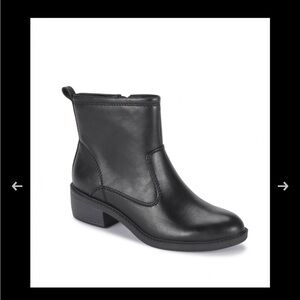 NWT Bare trap Shane Boot size is 11